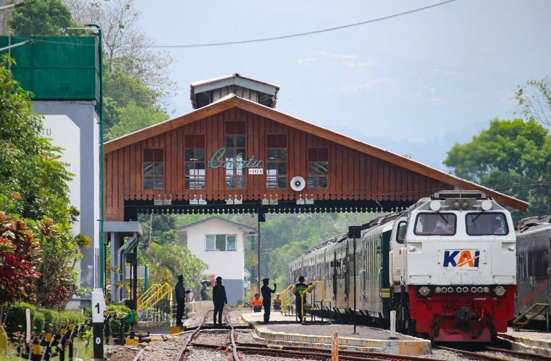 KAI Daop 7 Madiun Ajak Masyarakat untuk Wisata Daerah melalui Program ‘Rail Tour Jawa Timur